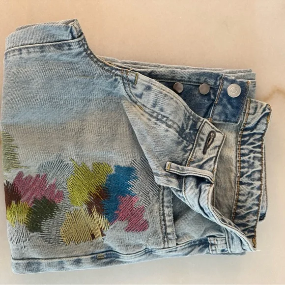 We The Free Free People Tennessee Low-Rise Embroidered Boyfriend Jeans $198 NWOT - Picture 7 of 10